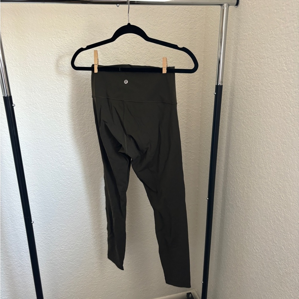 Lululemon dark green leggings cropped